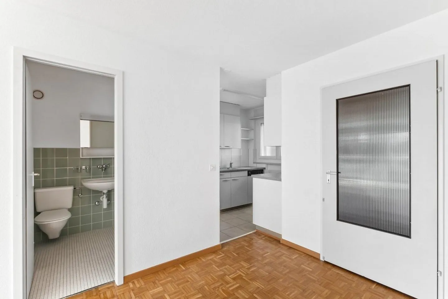 Bel appartement de 2,5 pièces - disponible à partir du 1.10.2025 ! - Photo 6 sur 10