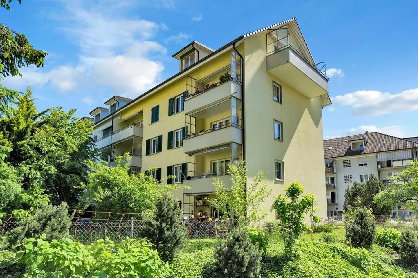 Zentrale 3-Zimmer-Wohnung, 1. OG rechts - Photo 1 of 2