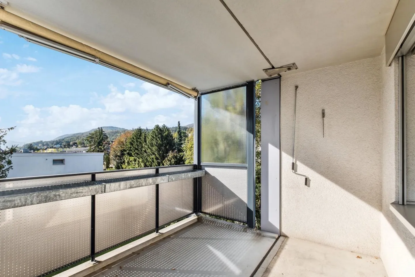 Bel appartement de 2,5 pièces - disponible à partir du 1.10.2025 ! - Photo 9 sur 10