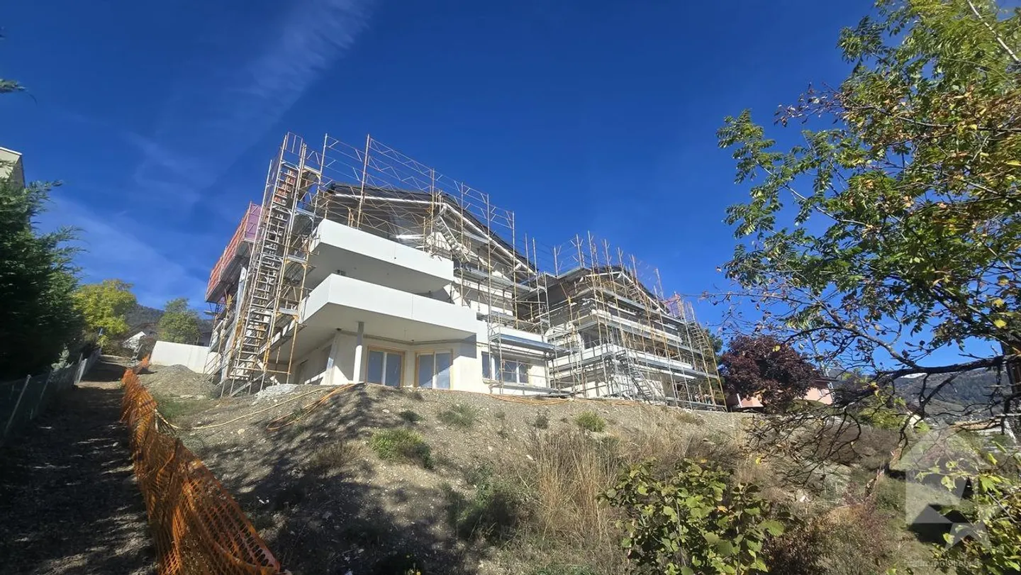New 4.5-room apartment of 139m2 in Botyre Rougenan district - Photo 4 of 16