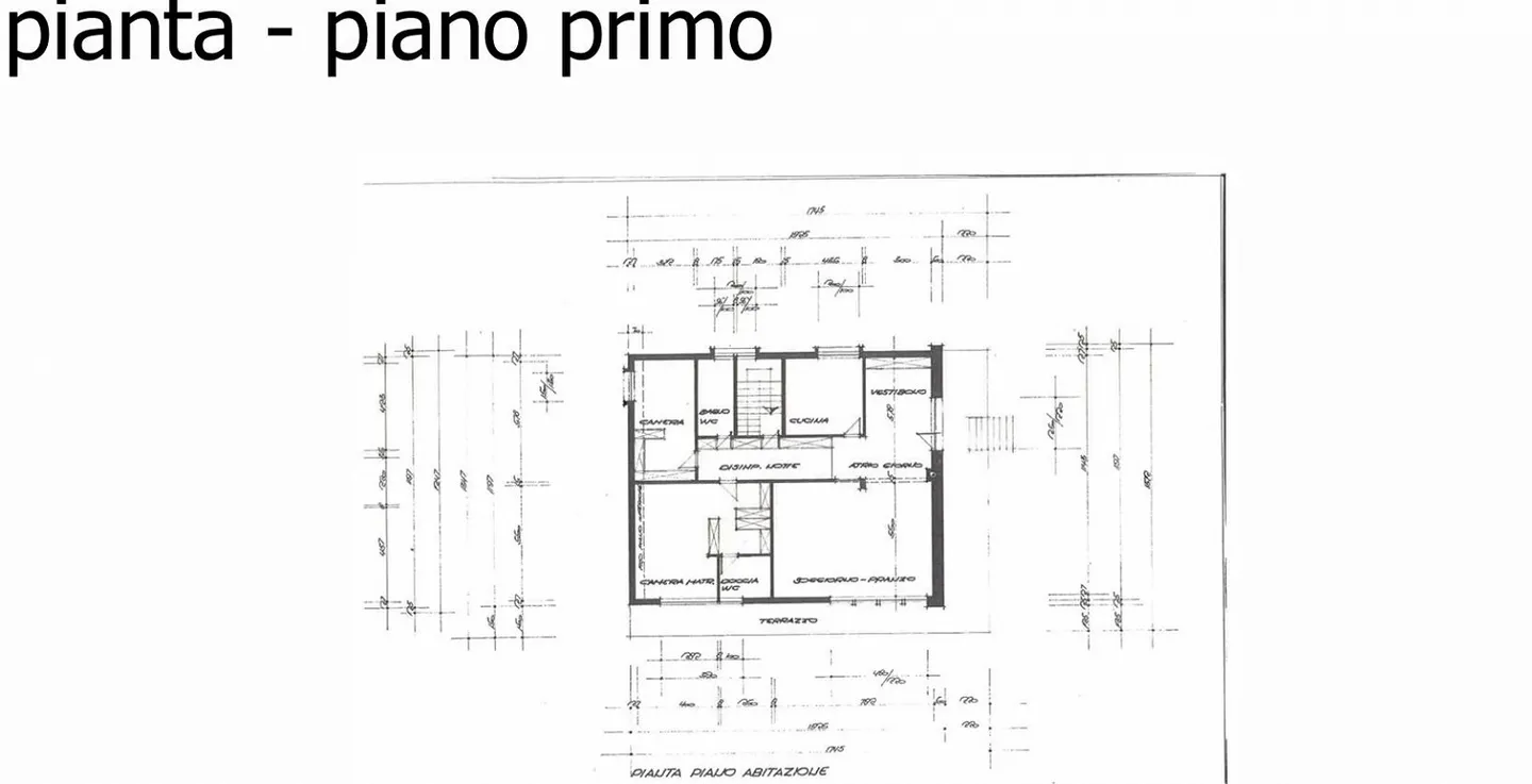 VILLA DELLA NOBILTA' 7.5 DA RISTRUTTURARE CON GIARDINO A BALERNA - Foto 10 di 11