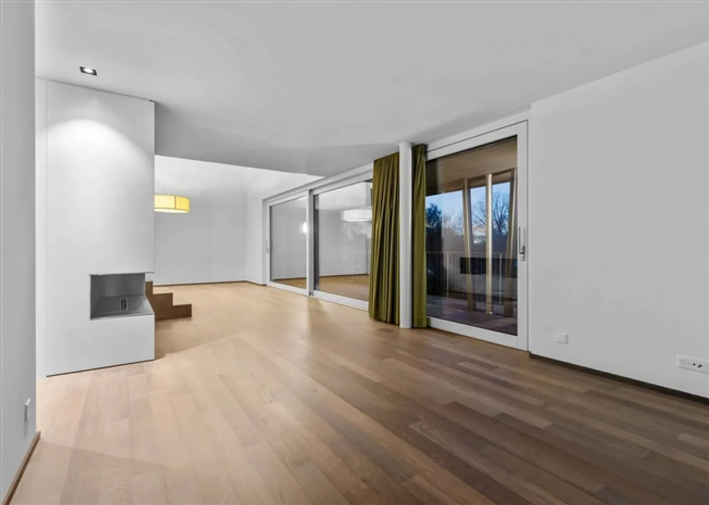 Luxurious 5.5-room apartment with gallery & close to Lake Pfäffiker - Photo 4 of 17