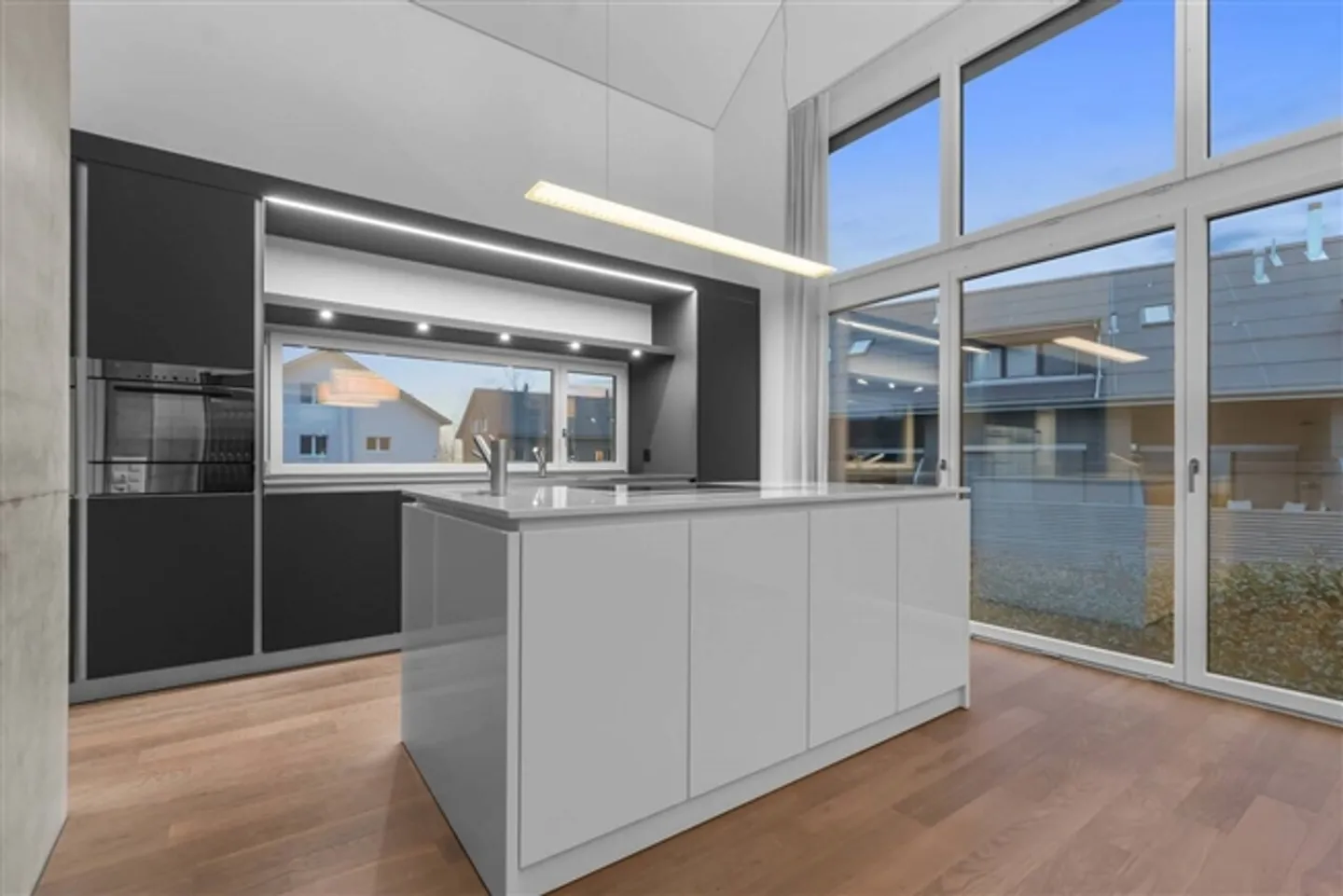 Luxurious 5.5-room apartment with gallery & close to Lake Pfäffiker - Photo 7 of 17