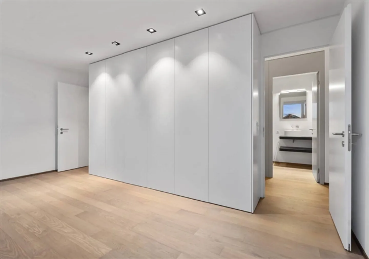 Luxurious 5.5-room apartment with gallery & close to Lake Pfäffiker - Photo 14 of 17