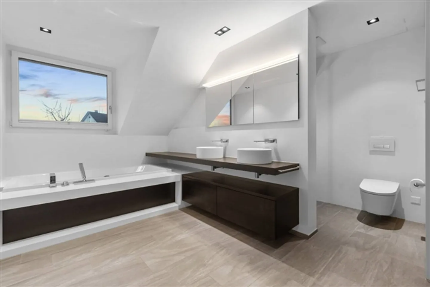 Luxurious 5.5-room apartment with gallery & close to Lake Pfäffiker - Photo 16 of 17