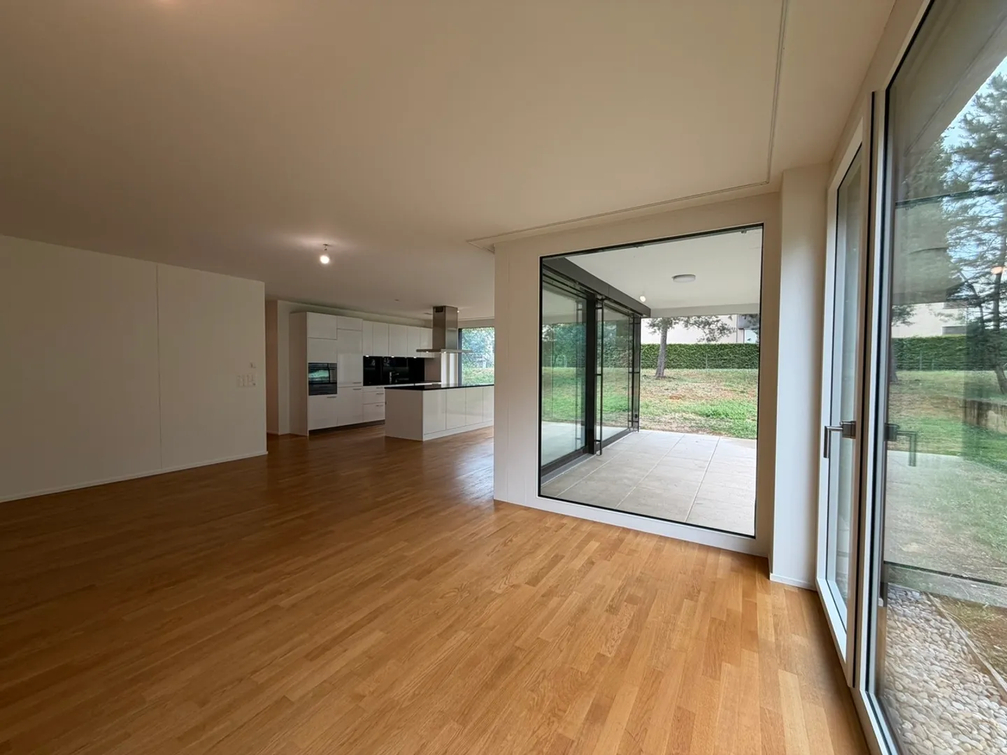 Willkommen in dieser modernen und grosszügigen 4.5-Zimmer-Wohnung - Photo 1 of 9