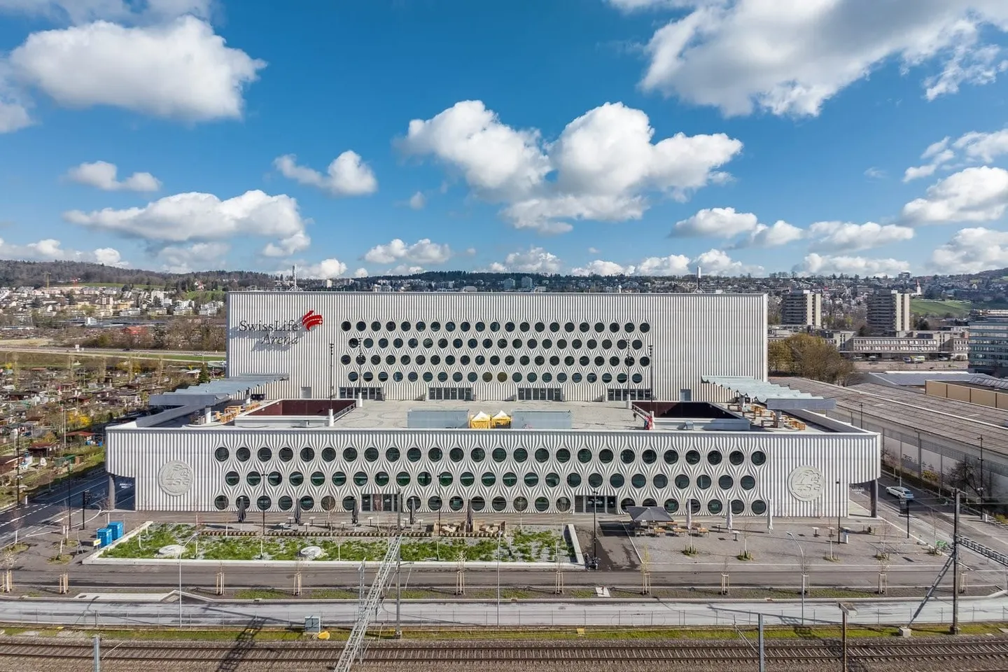 Modernes Büro im Swiss Life Arena - Foto 1 von 7