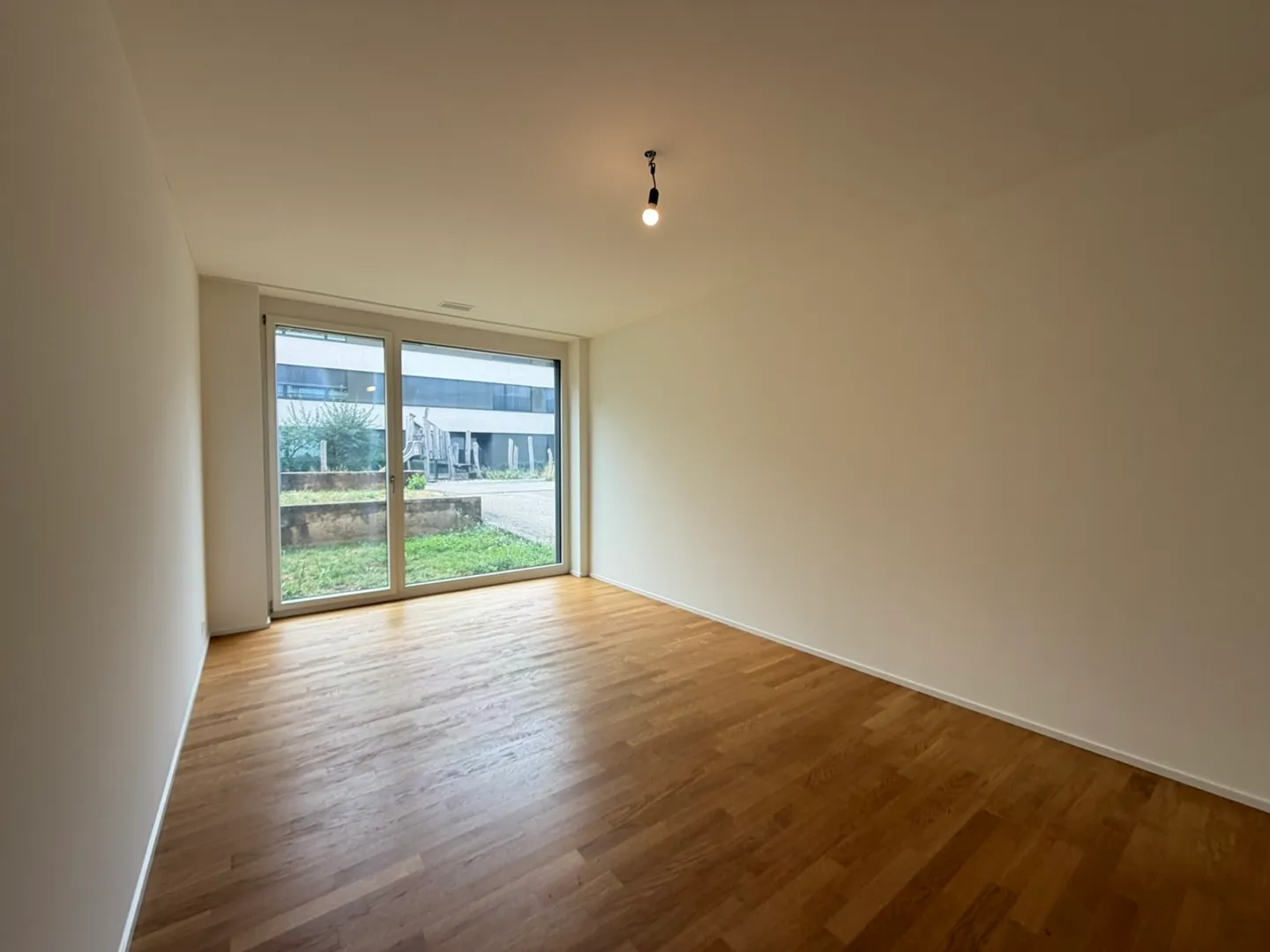 Willkommen in dieser modernen und grosszügigen 4.5-Zimmer-Wohnung - Photo 5 of 9