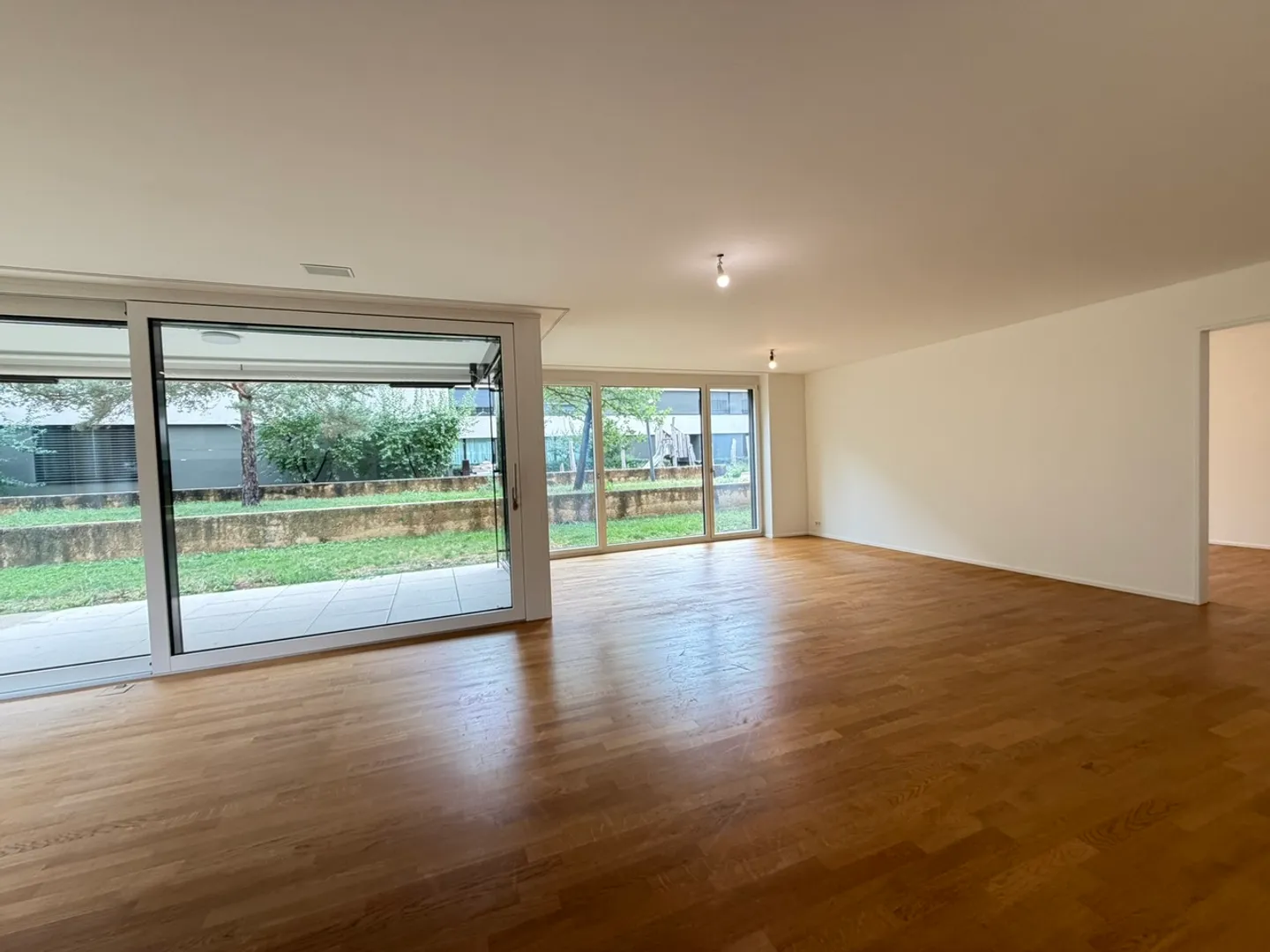 Willkommen in dieser modernen und grosszügigen 4.5-Zimmer-Wohnung - Photo 3 of 9