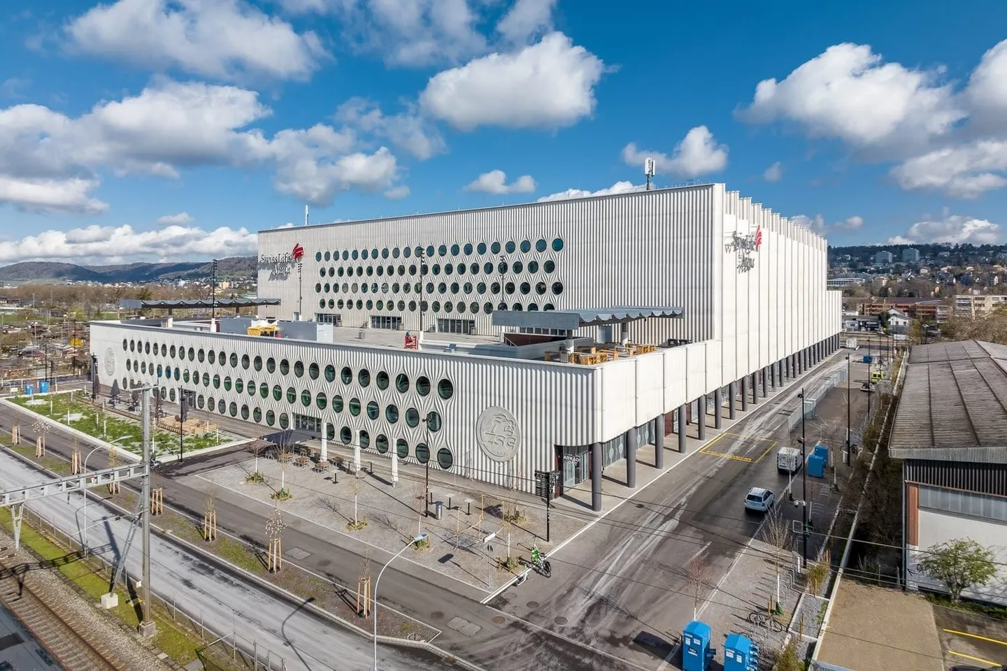 Modernes Büro im Swiss Life Arena - Foto 2 von 7
