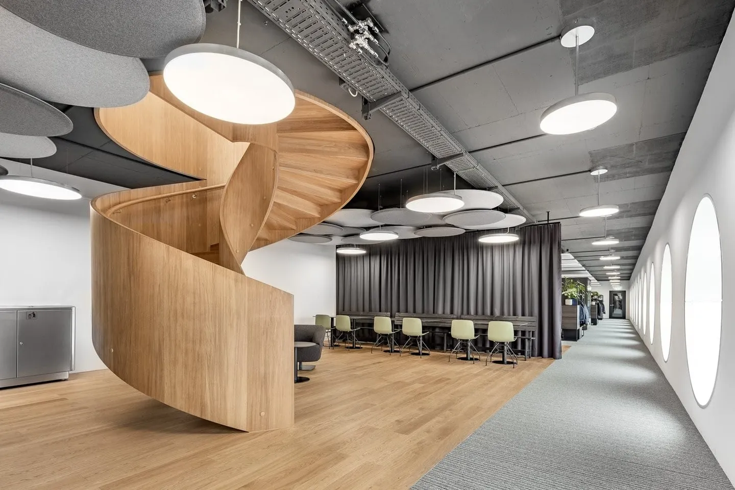 Modernes Büro im Swiss Life Arena - Foto 3 von 7