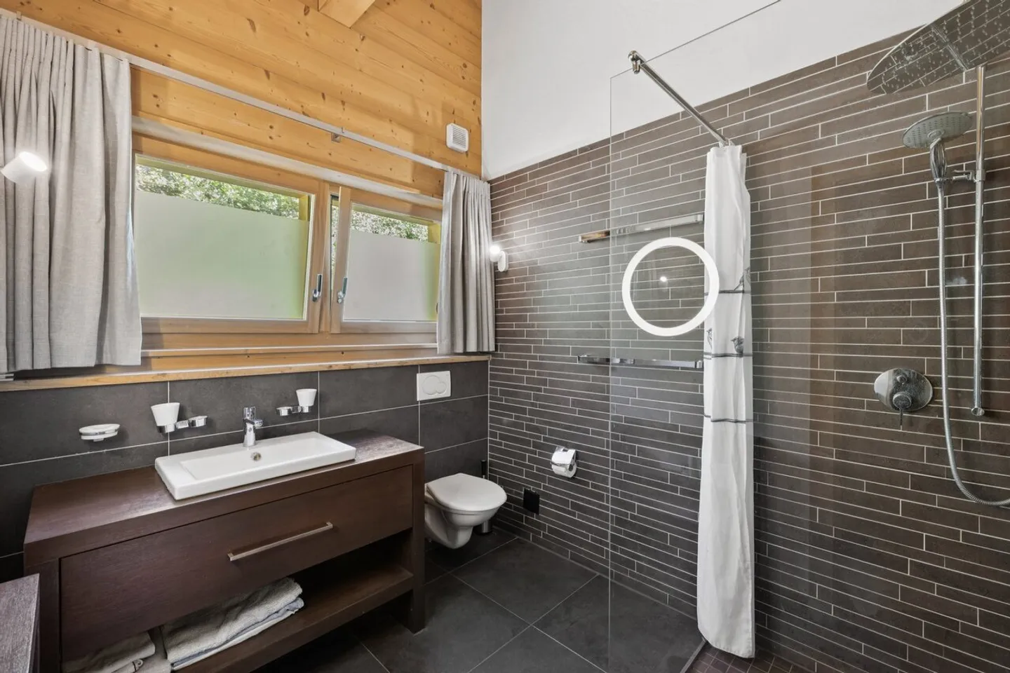 Glutières/Chablais Vaudois, prächtiges Chalet zwischen Ebene und Berg - Foto 12 von 19