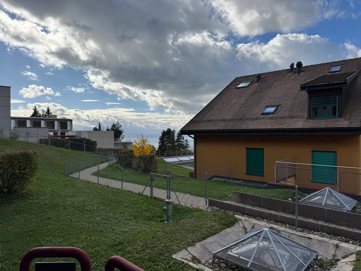 2,5-Zimmer-Wohnung + verfügbare möblierte Fläche von 50m2 - Foto 8 von 11