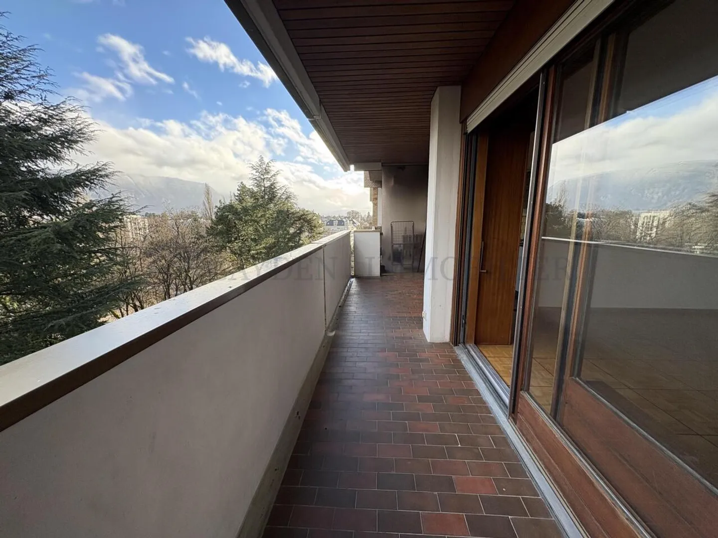 Opportunité d'investissement : studio vacant très bien situé à Frontenex - Photo 3 sur 5