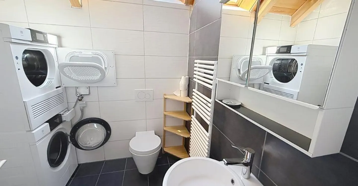 Charming Apartment in Gampelen - Photo 7 of 11