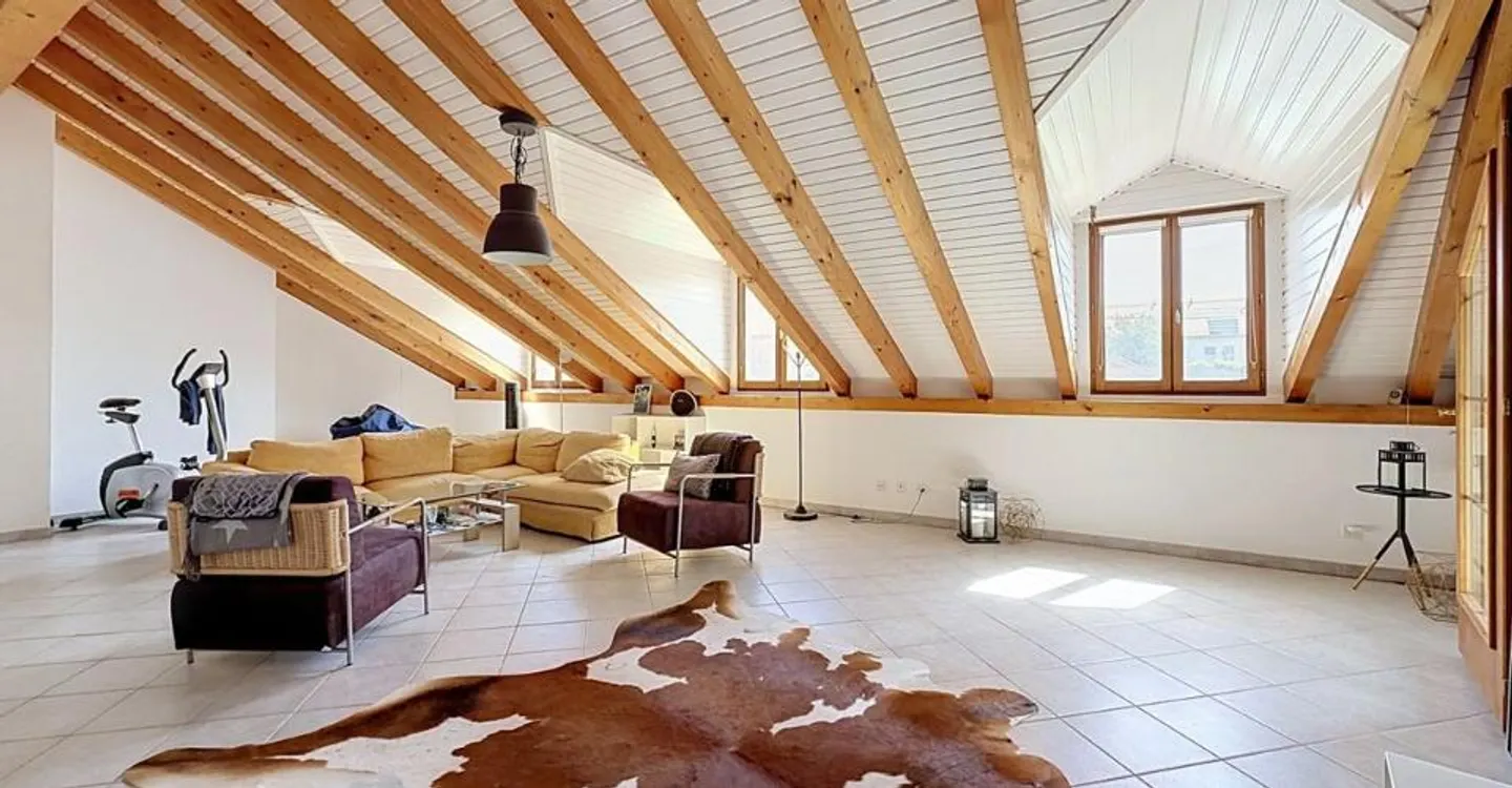 Appartamento luminoso di 4,5 locali all'interno di una piccola PPE - Foto 2 di 10