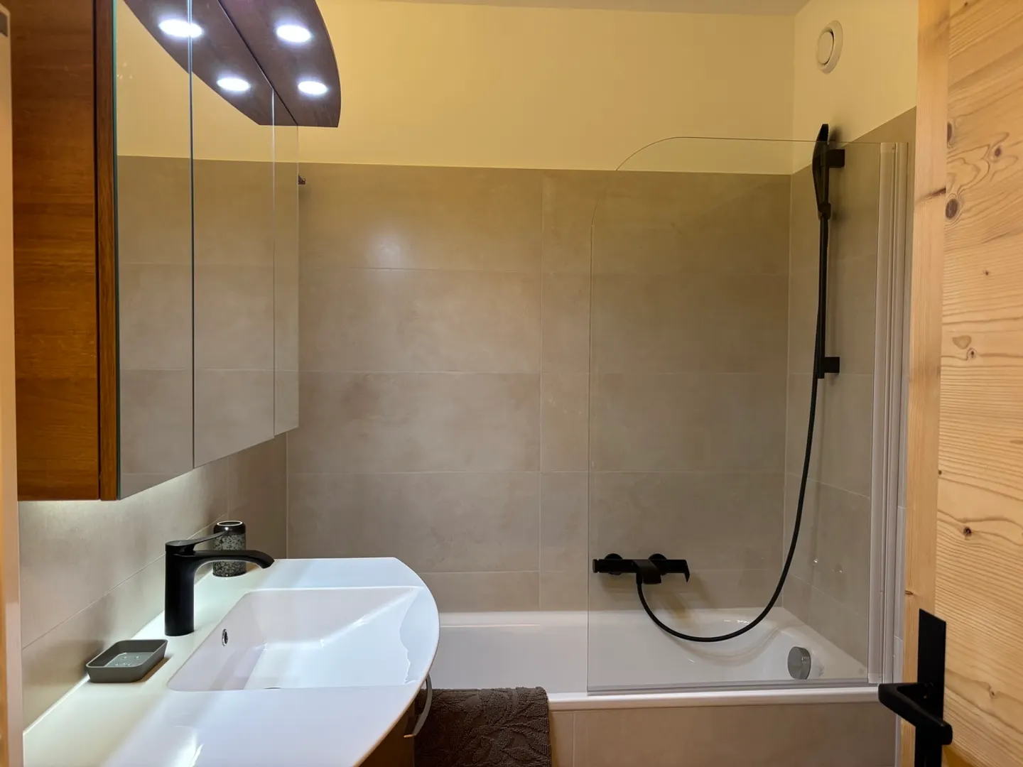 Apartment for rent - Photo 8 of 15