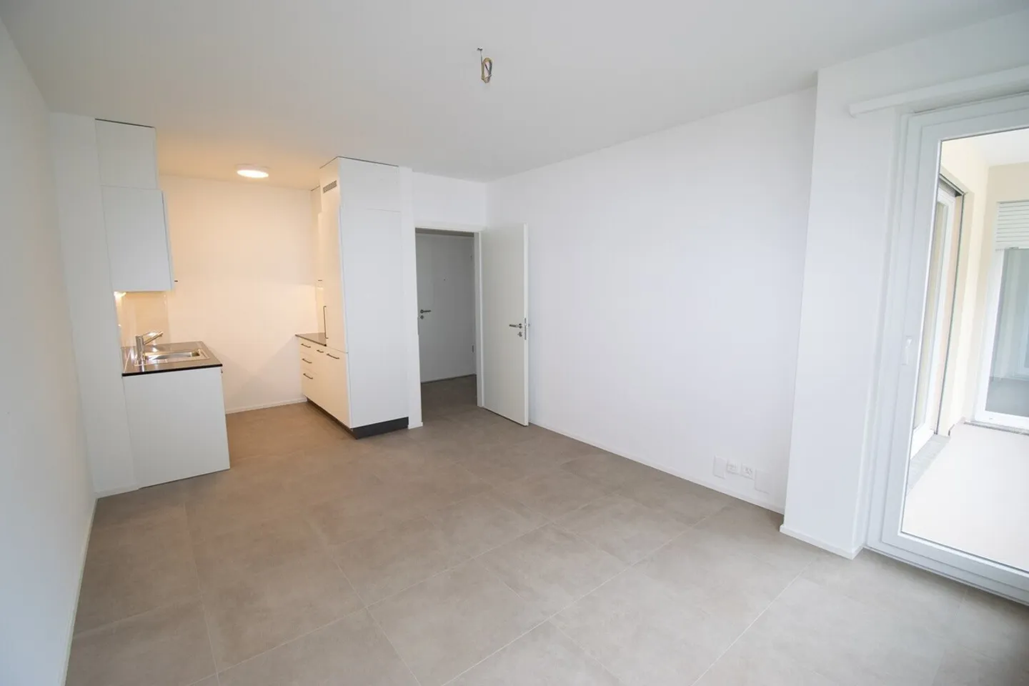 Modern Apartment with Stunning Views - Photo 2 of 11
