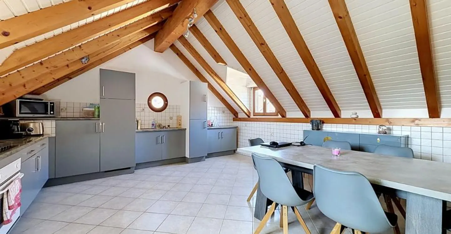 Appartamento luminoso di 4,5 locali all'interno di una piccola PPE - Foto 3 di 10