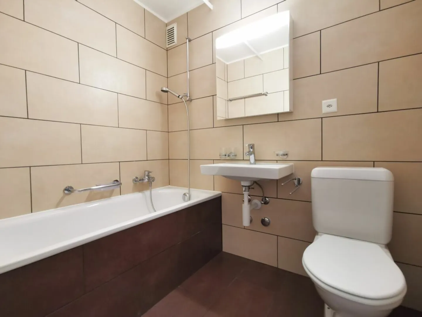 Two-room apartment with open kitchen - Photo 3 of 6