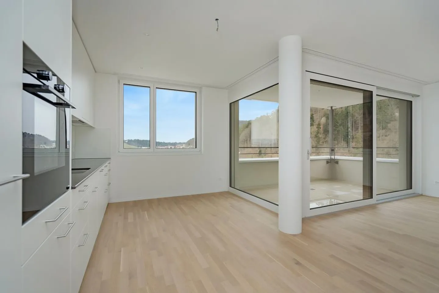 Appartement moderne 3,5 pièces avec belle vue - Photo 3 sur 7