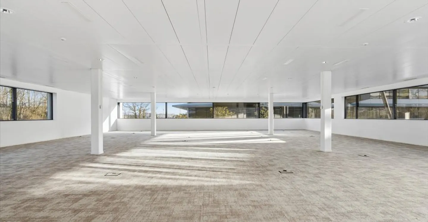 Offices for rent from 64 to 385 m² in the heart of Terre Bonne - Photo 5 of 8