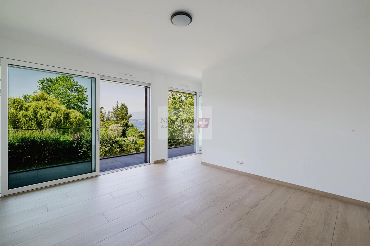 Außergewöhnliche Villa mit atemberaubendem Blick auf den Genfersee in exklusiver Lage - Foto 3 von 10