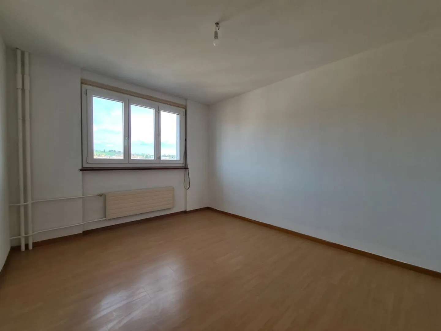 Bright 2-Room Apartment - Photo 3 of 5