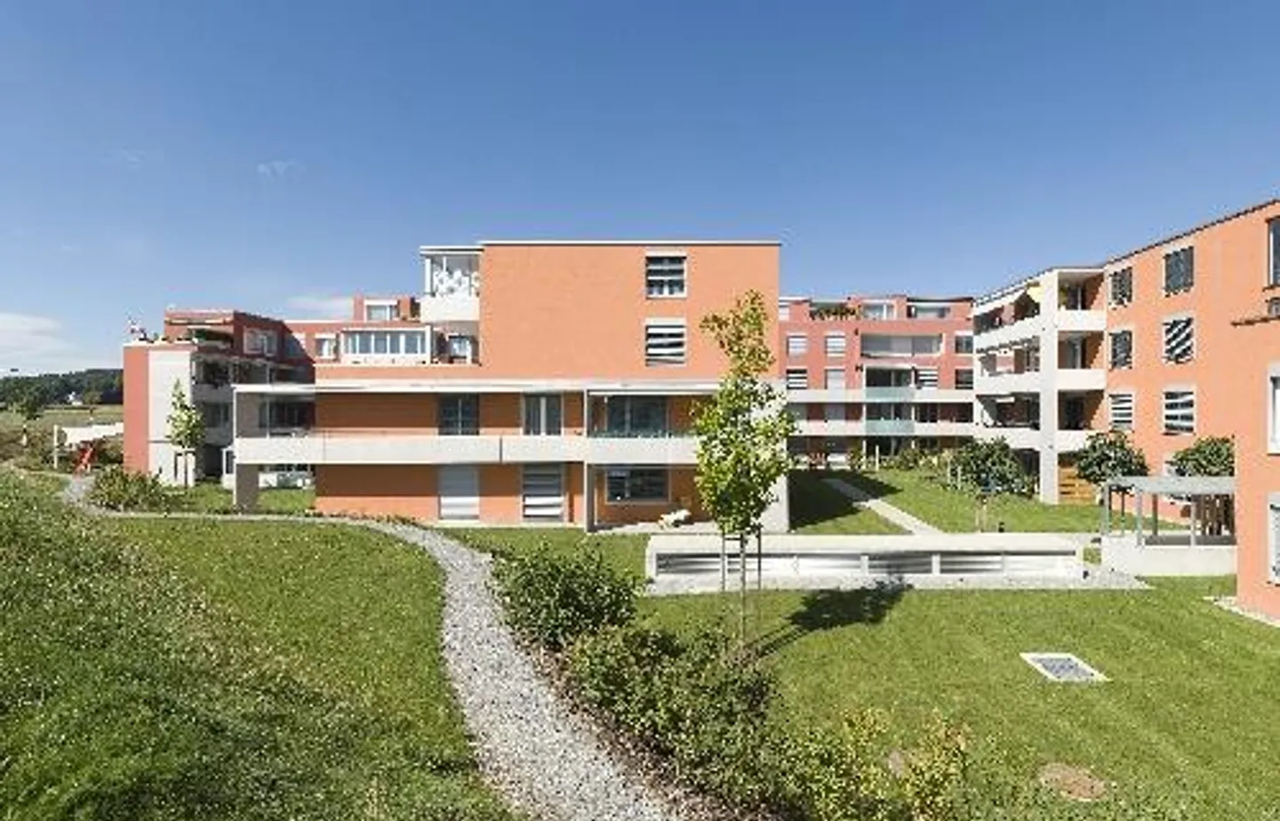 Geräumige Wohnung mit Balkon - Foto 1 von 9