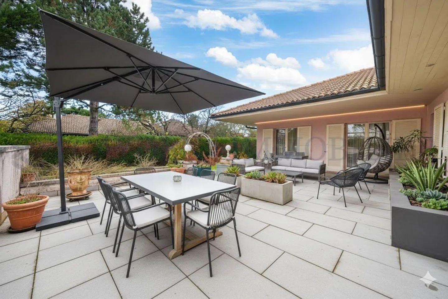 Villa individuelle avec 6 chambres et piscine - Photo 1 sur 4