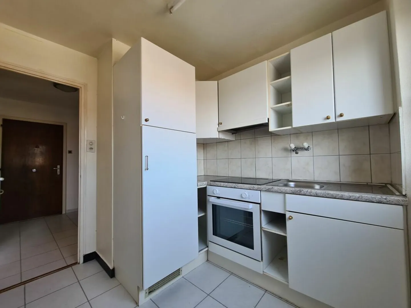 Bright 2-Room Apartment - Photo 4 of 5