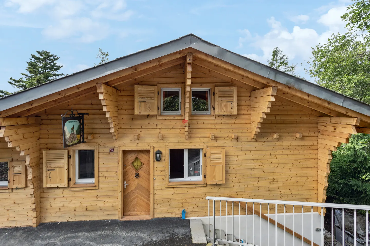 Magnifico chalet con 2 appartamenti su un terreno di 1000 m² - Foto 1 di 11
