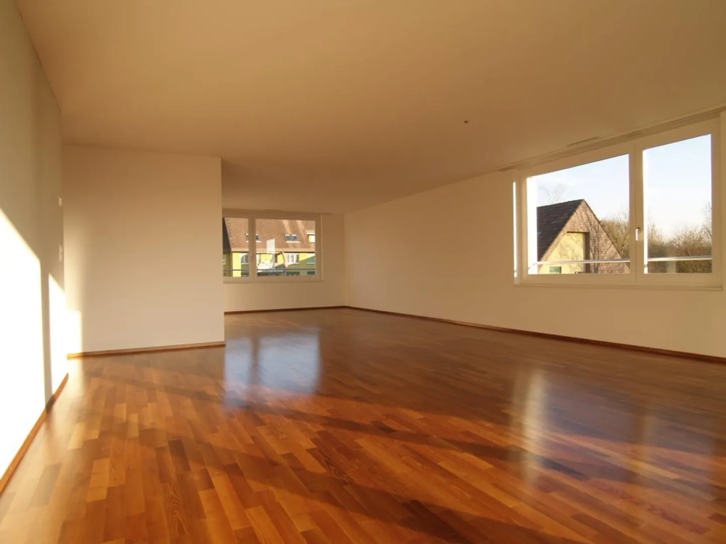 Geräumige Wohnung mit Balkon - Foto 2 von 9