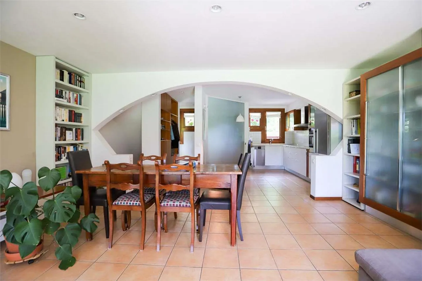 Graziosa casa unifamiliare - Foto 2 di 13