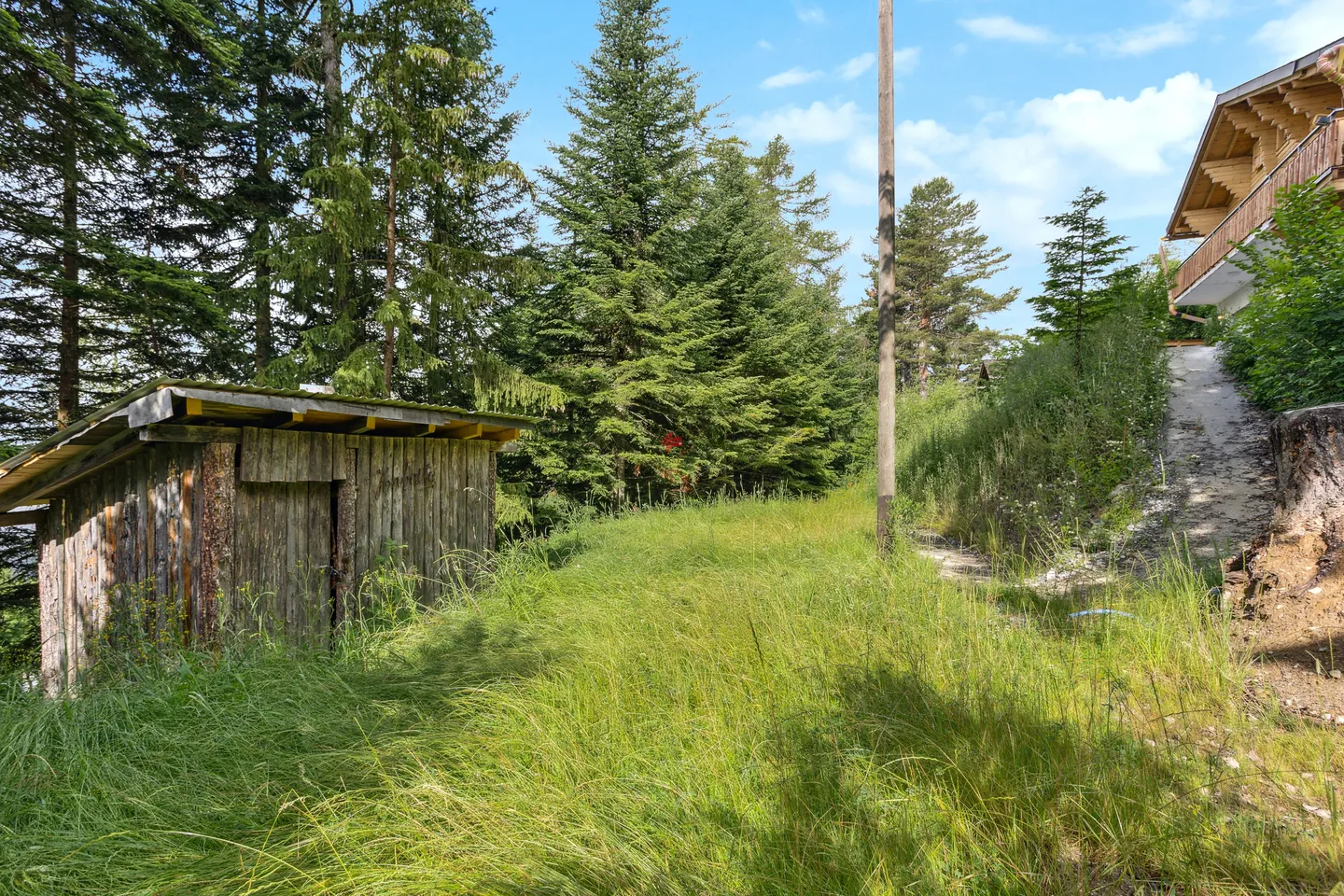 Magnifico chalet con 2 appartamenti su un terreno di 1000 m² - Foto 2 di 11