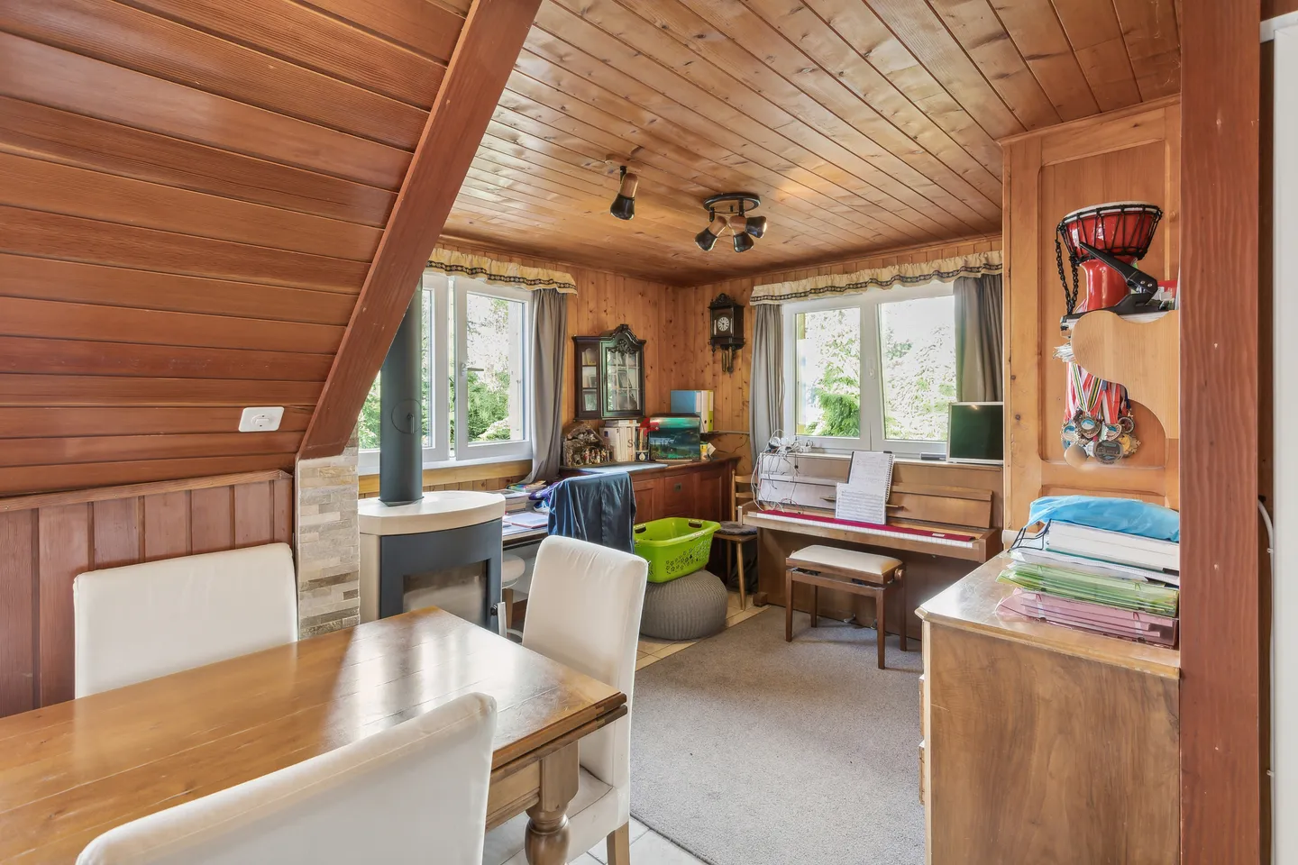 Magnifico chalet con 2 appartamenti su un terreno di 1000 m² - Foto 4 di 11