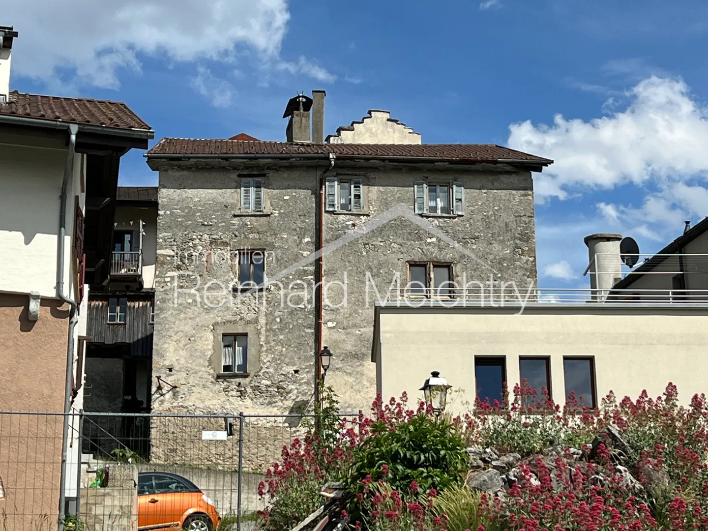 «Historisches Wohnhaus mit 3 Wohnungen mit Blick auf das Leuker Schloss» - Foto 5 von 52