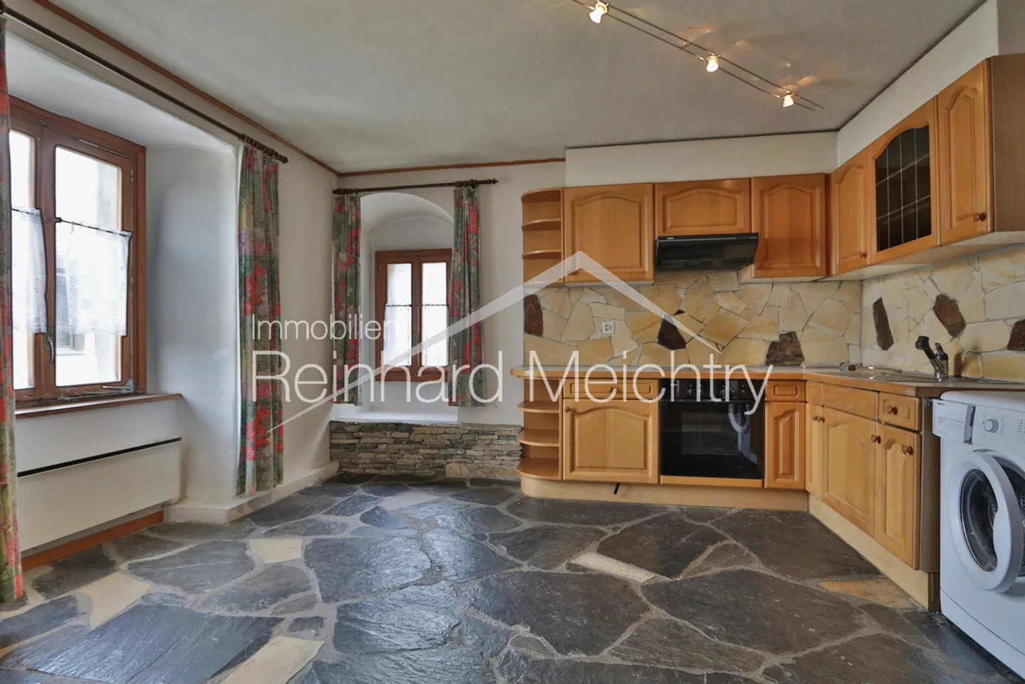 «Historisches Wohnhaus mit 3 Wohnungen mit Blick auf das Leuker Schloss» - Foto 13 von 52