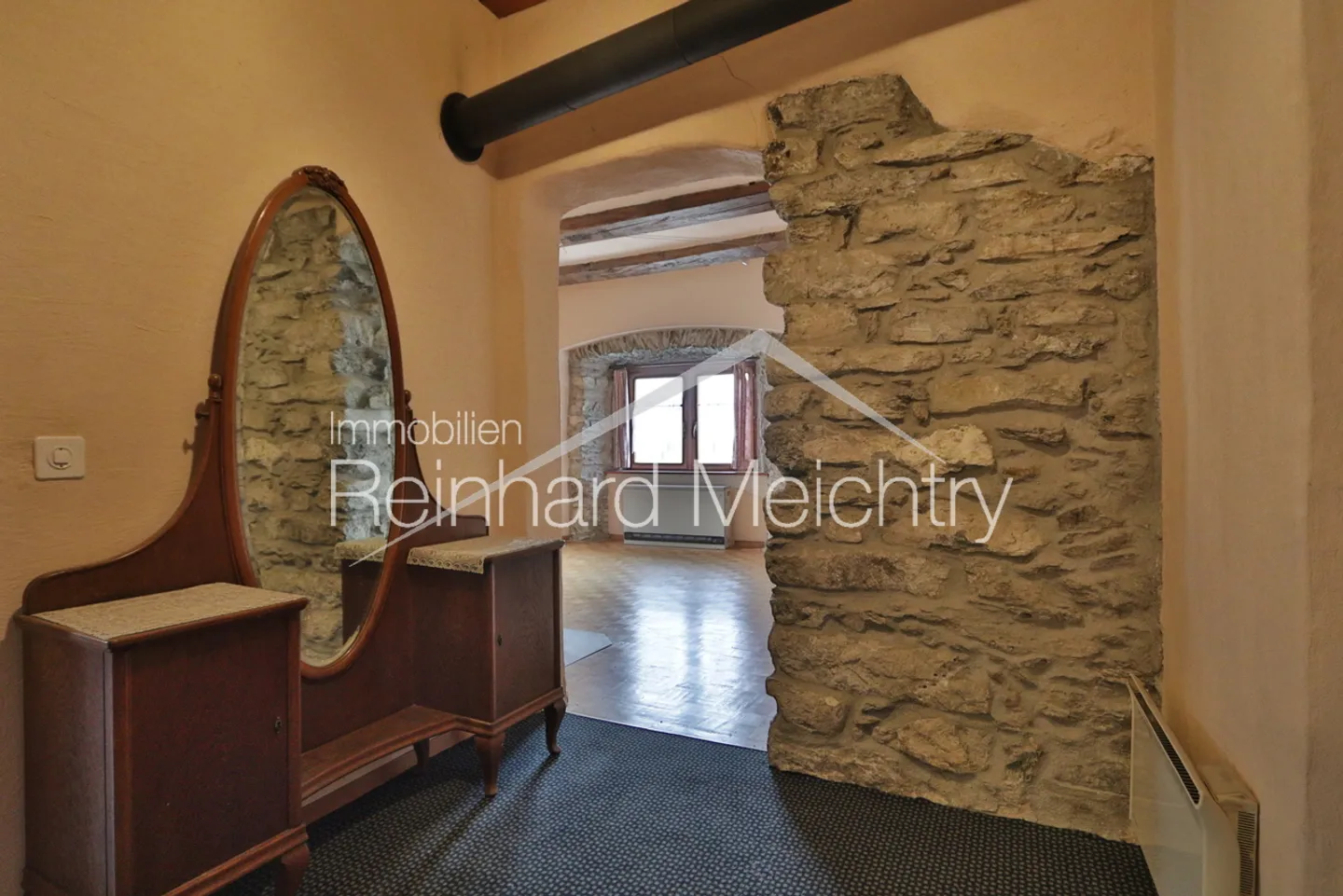 «Historisches Wohnhaus mit 3 Wohnungen mit Blick auf das Leuker Schloss» - Foto 19 von 52