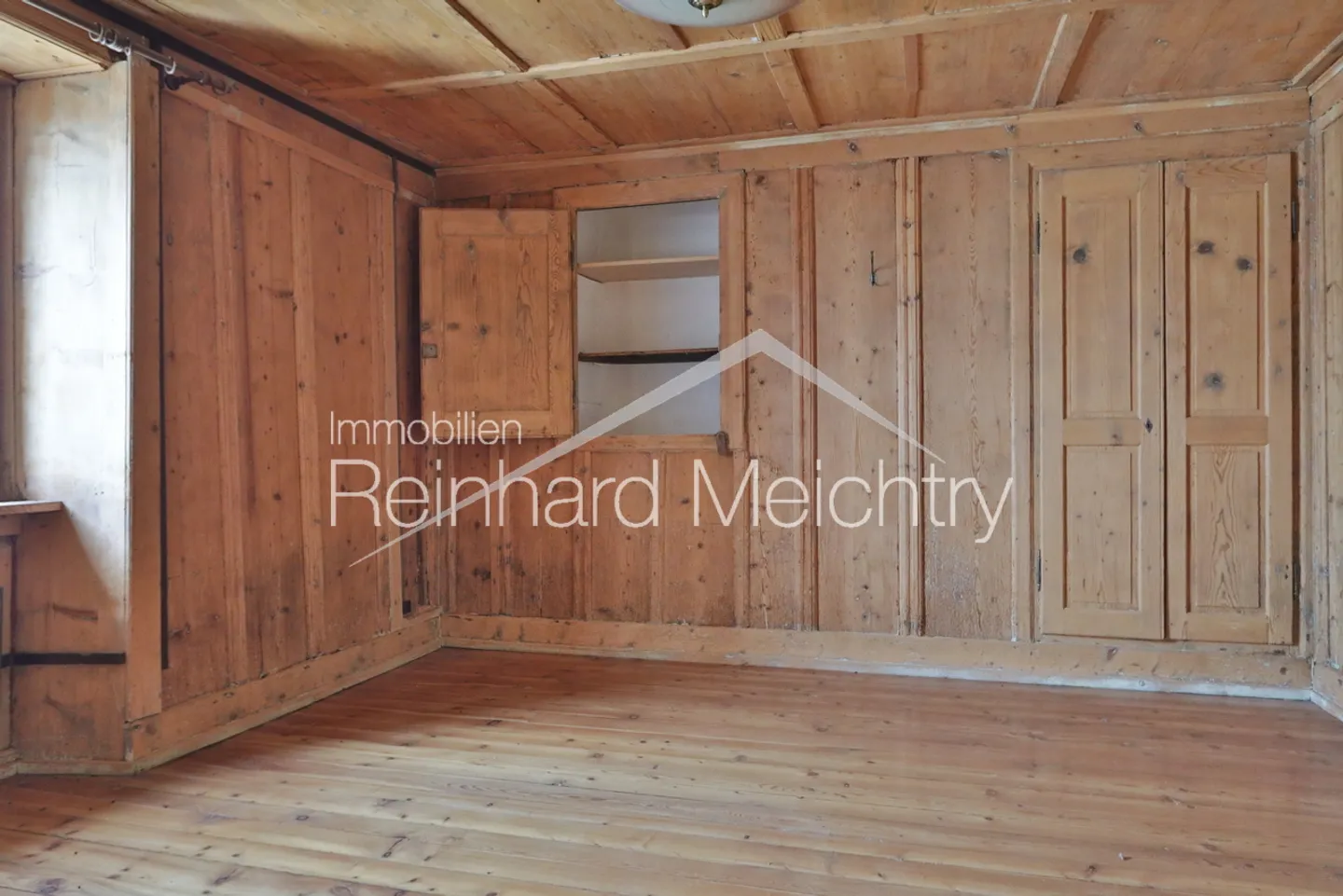 «Historisches Wohnhaus mit 3 Wohnungen mit Blick auf das Leuker Schloss» - Foto 26 von 52