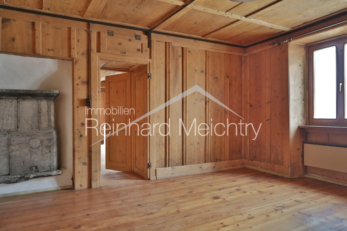 «Historisches Wohnhaus mit 3 Wohnungen mit Blick auf das Leuker Schloss» - Foto 28 von 52