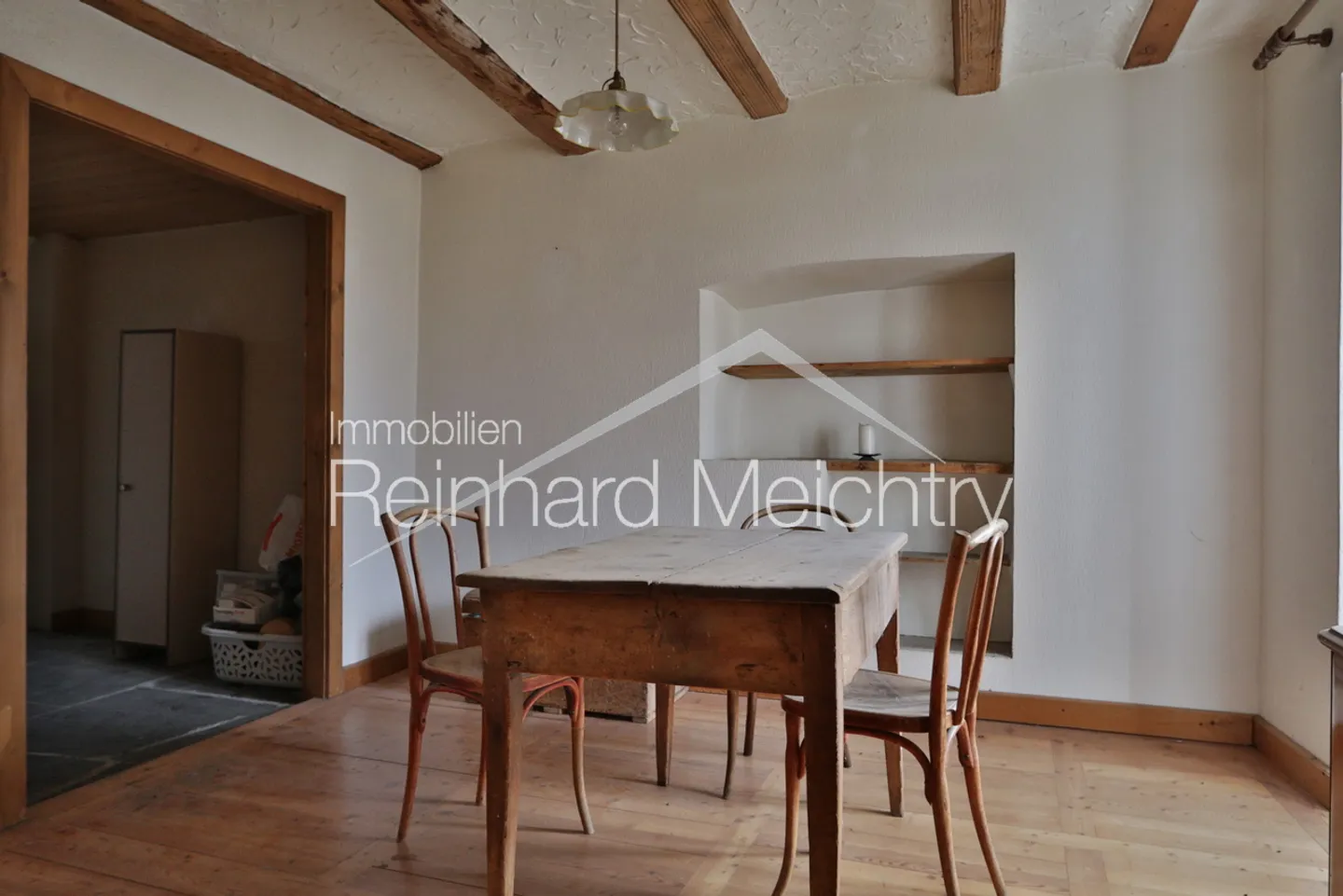 «Historisches Wohnhaus mit 3 Wohnungen mit Blick auf das Leuker Schloss» - Foto 29 von 52