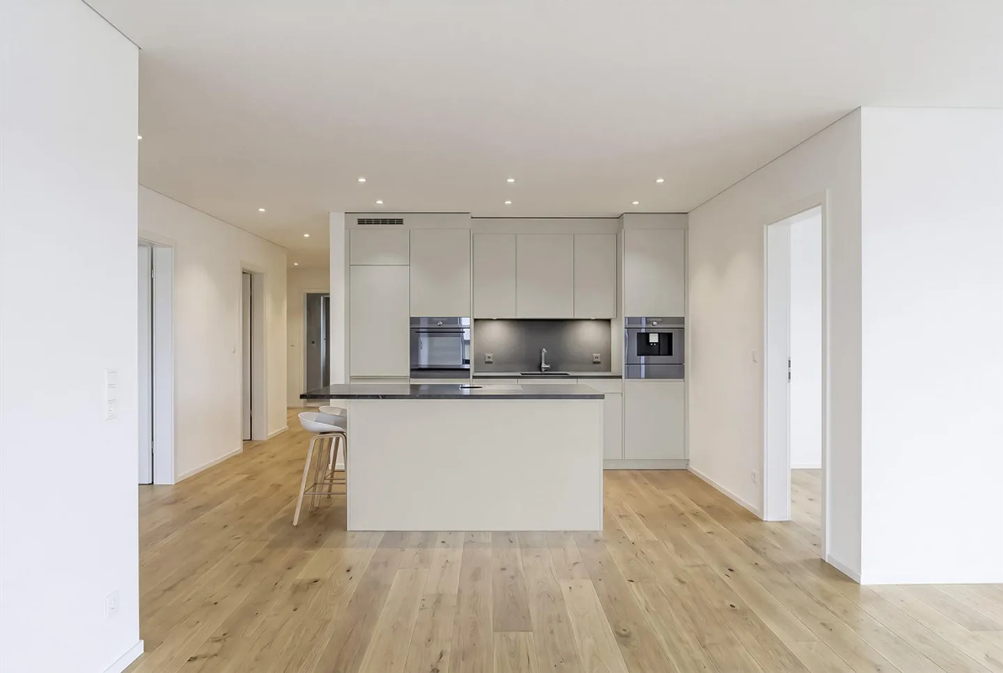 Moderne 4.5-Zimmer-Wohnung - Foto 2 von 8