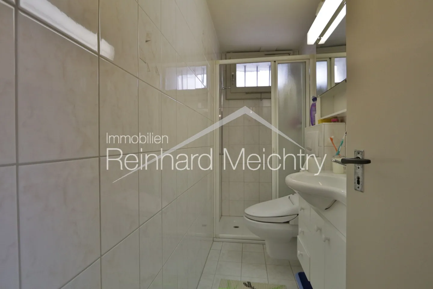 «Historisches Wohnhaus mit 3 Wohnungen mit Blick auf das Leuker Schloss» - Foto 38 von 52