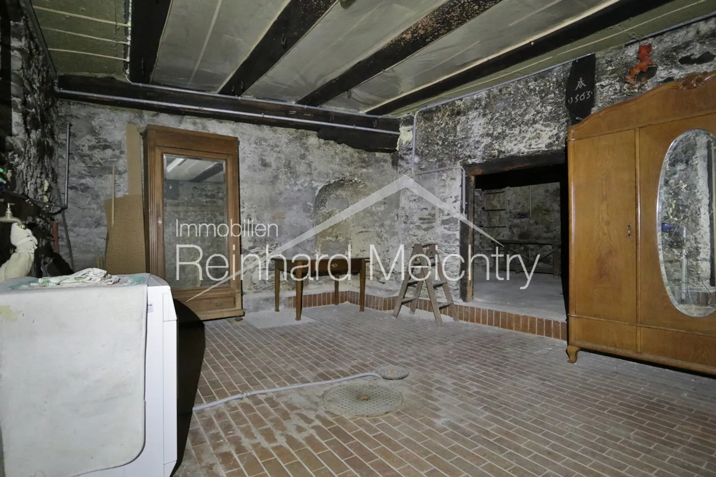 «Historisches Wohnhaus mit 3 Wohnungen mit Blick auf das Leuker Schloss» - Foto 45 von 52