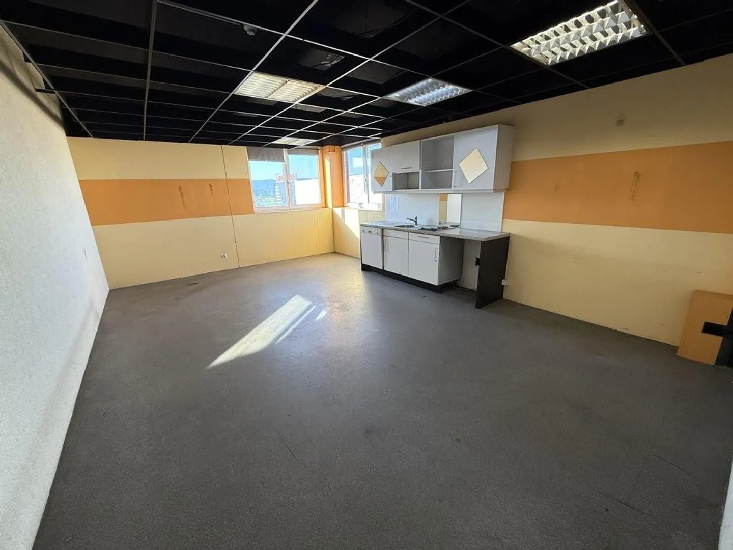 Lager in der Shoppingmeile Lyssach zu vermieten - Foto 2 von 5