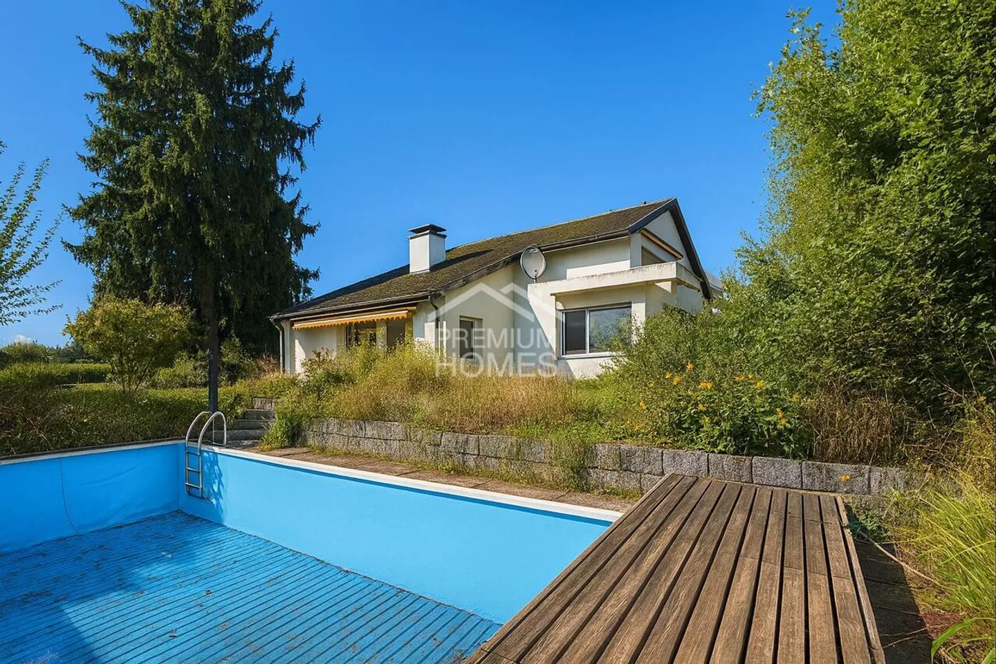 Guaranteed Comfort - Exclusive Oasis with Pool - Photo 2 of 10