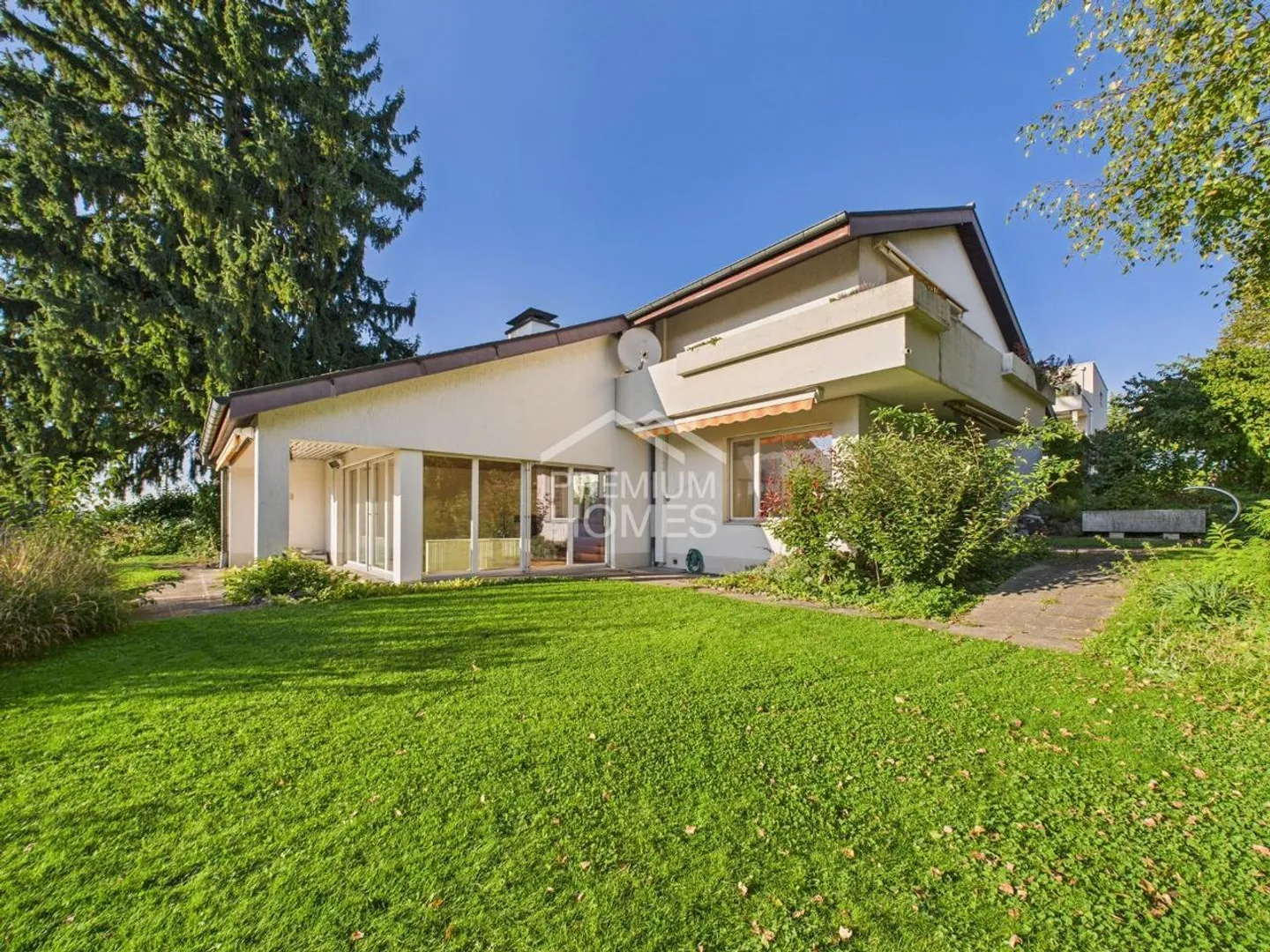 Guaranteed Comfort - Exclusive Oasis with Pool - Photo 3 of 10