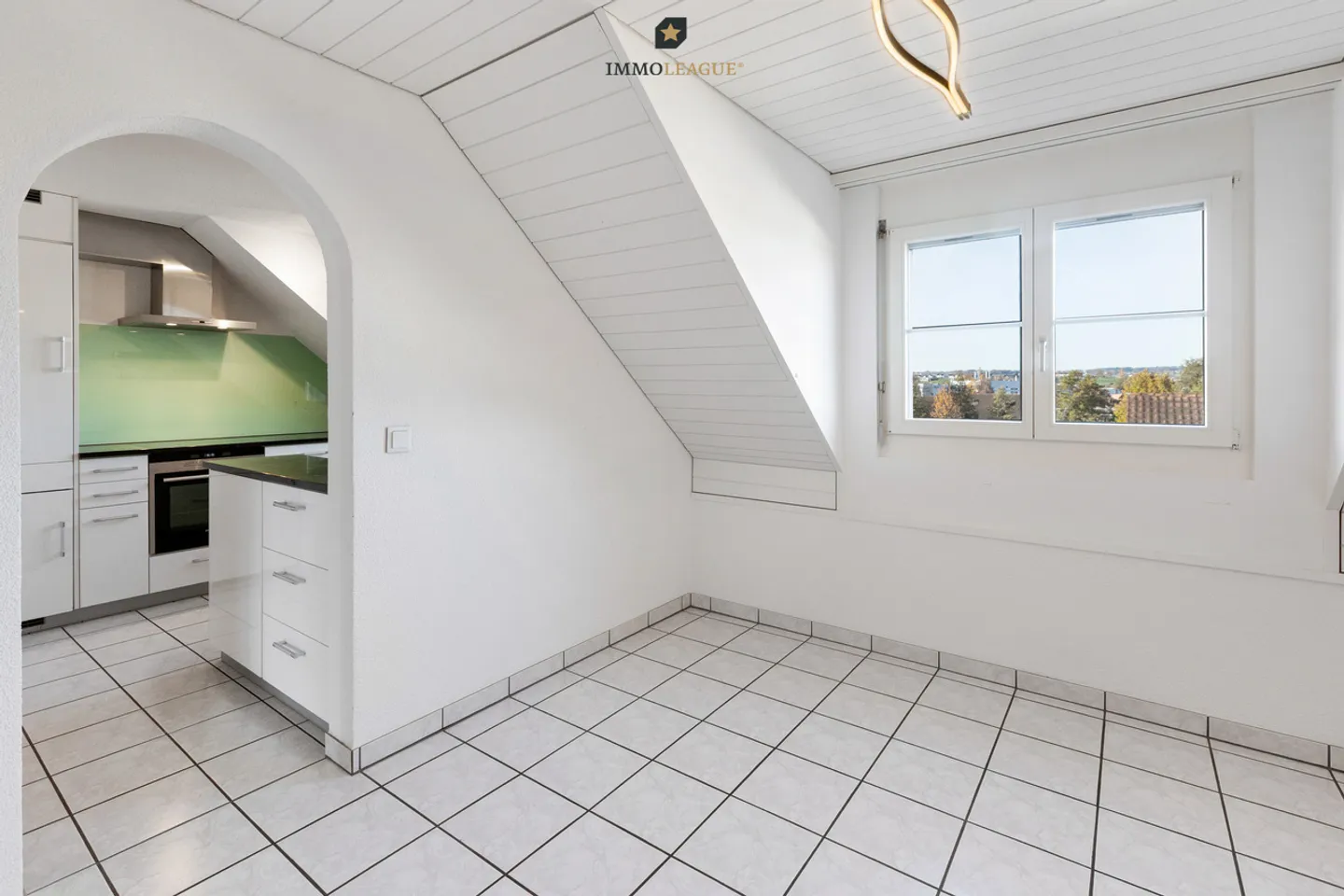 Charming Rooftop Maisonette - Photo 5 of 8