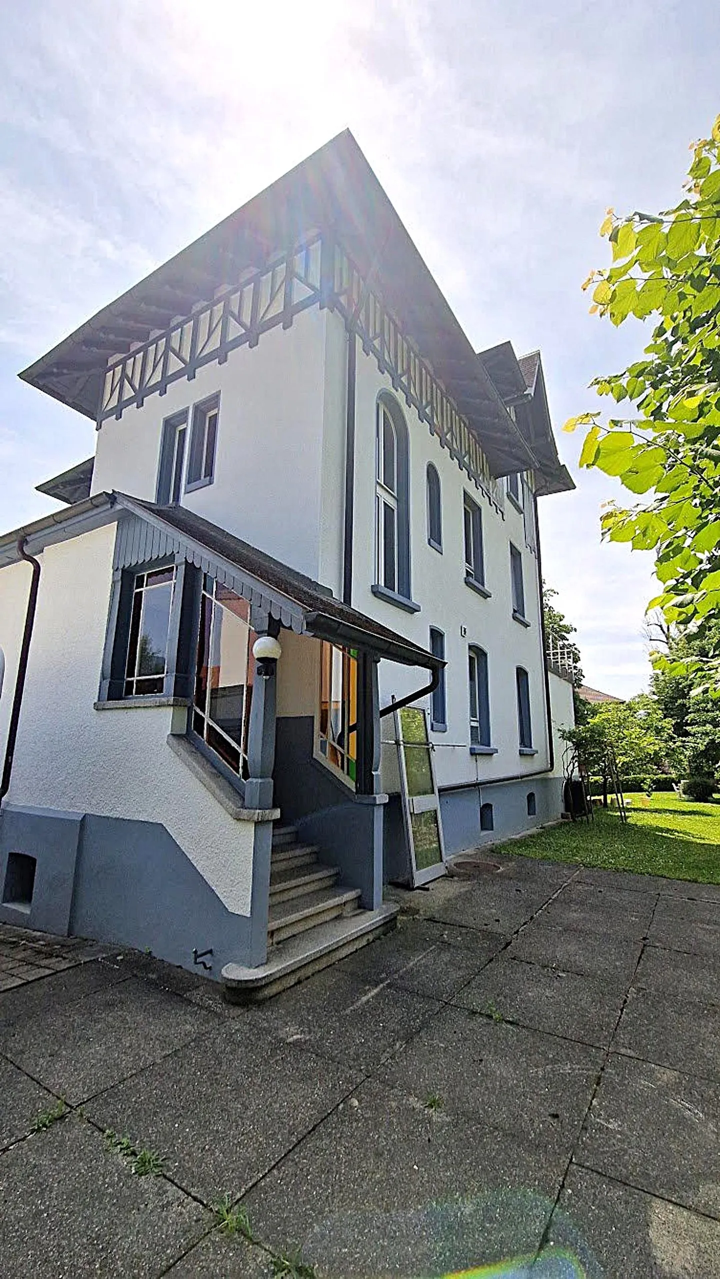 Belle maison unifamiliale ou multifamiliale avec garage, places de parking, terrasses, jardin - Photo 5 sur 45